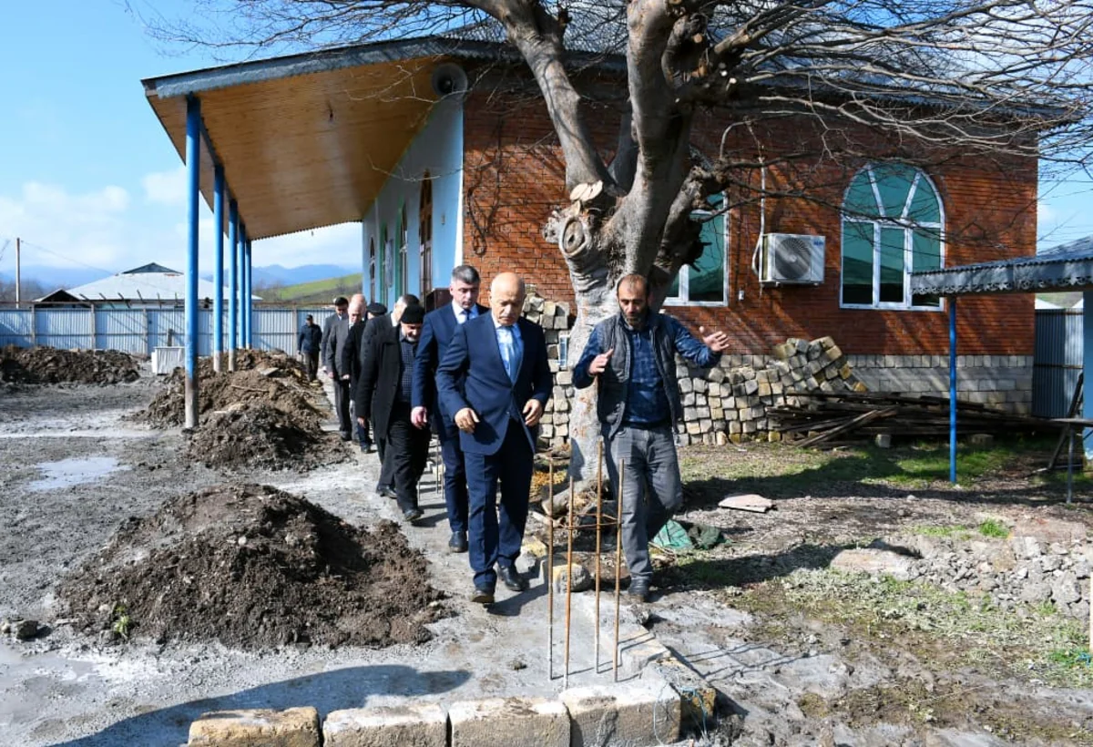 Masallının kəndində xeyriyyəçilər mərasim evi tikir