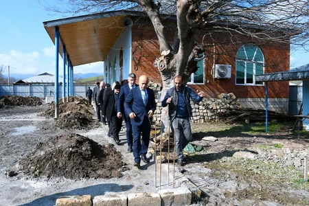 Masallının kəndində xeyriyyəçilər mərasim evi tikir