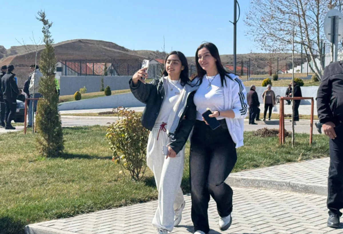 Horovlu kəndi daha 115 nəfərə qucaq açdı - FOTO