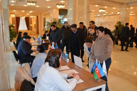 Ağdaşda əmək yarmarkasında 100-ə yaxın iş yeri təqdim olunub
