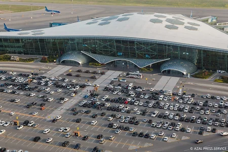 İrandakı vəziyyətə görə iki təyyarə reysi Bakıya geri qayıdıb