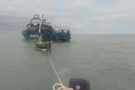 Sərhədçilər dənizdə qalan Neftçala sakinlərini xilas etdilər