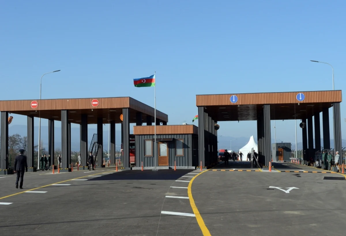 Azərbaycan xarici diplomatların İrandan evakuasiyasına kömək edir