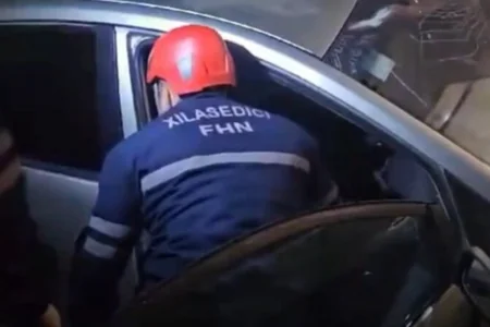 Zəncirvari qəzadan sonra Priusun sərnişini belə çıxarıldı - VİDEO