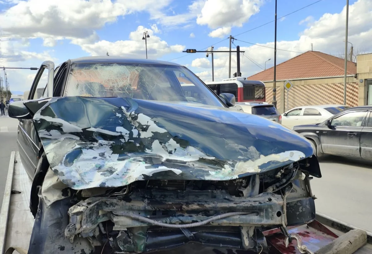 Gəncədə avtomobillər toqquşub, xəsarət alanlar var