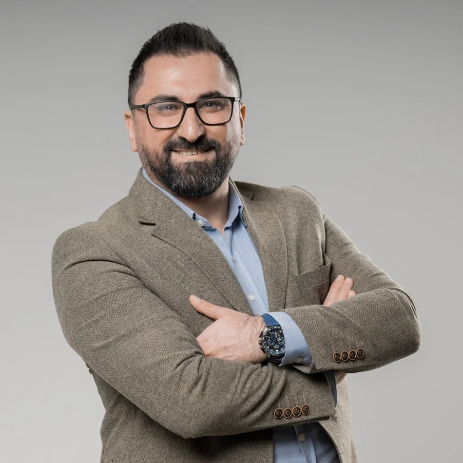 kommunikasiya eksperti Vüqar Baba