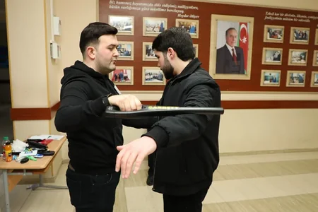 Buraxılış imtahanında dörd nəfərdə mobil telefon aşkarlandı