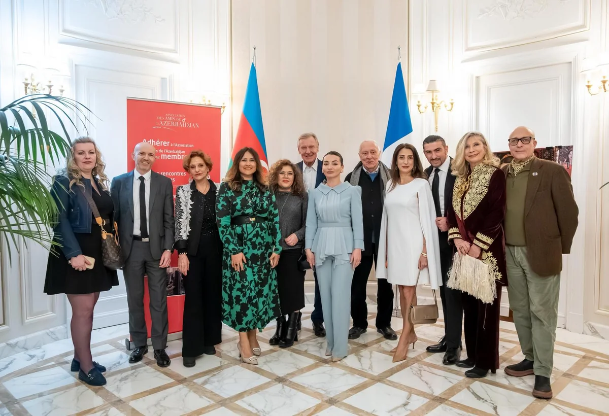 Parisdə Azərbaycan xalça sənətinə həsr olunmuş SƏRGİ - FOTO