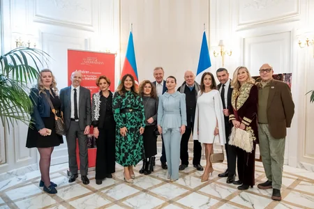 Parisdə Azərbaycan xalça sənətinə həsr olunmuş SƏRGİ - FOTO
