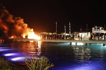 Anar Əlizadənin Türkiyədə yaxtaları yandı - FOTO