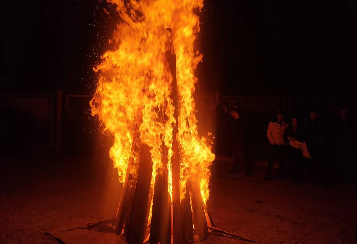 Sumqayıtda tonqal yandırılan zaman partlayış: 8 uşaq xəsarət alıb
