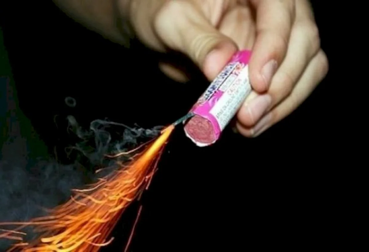 Gəncədə yeniyetmə fişəngin partlamasından xəsarət alıb