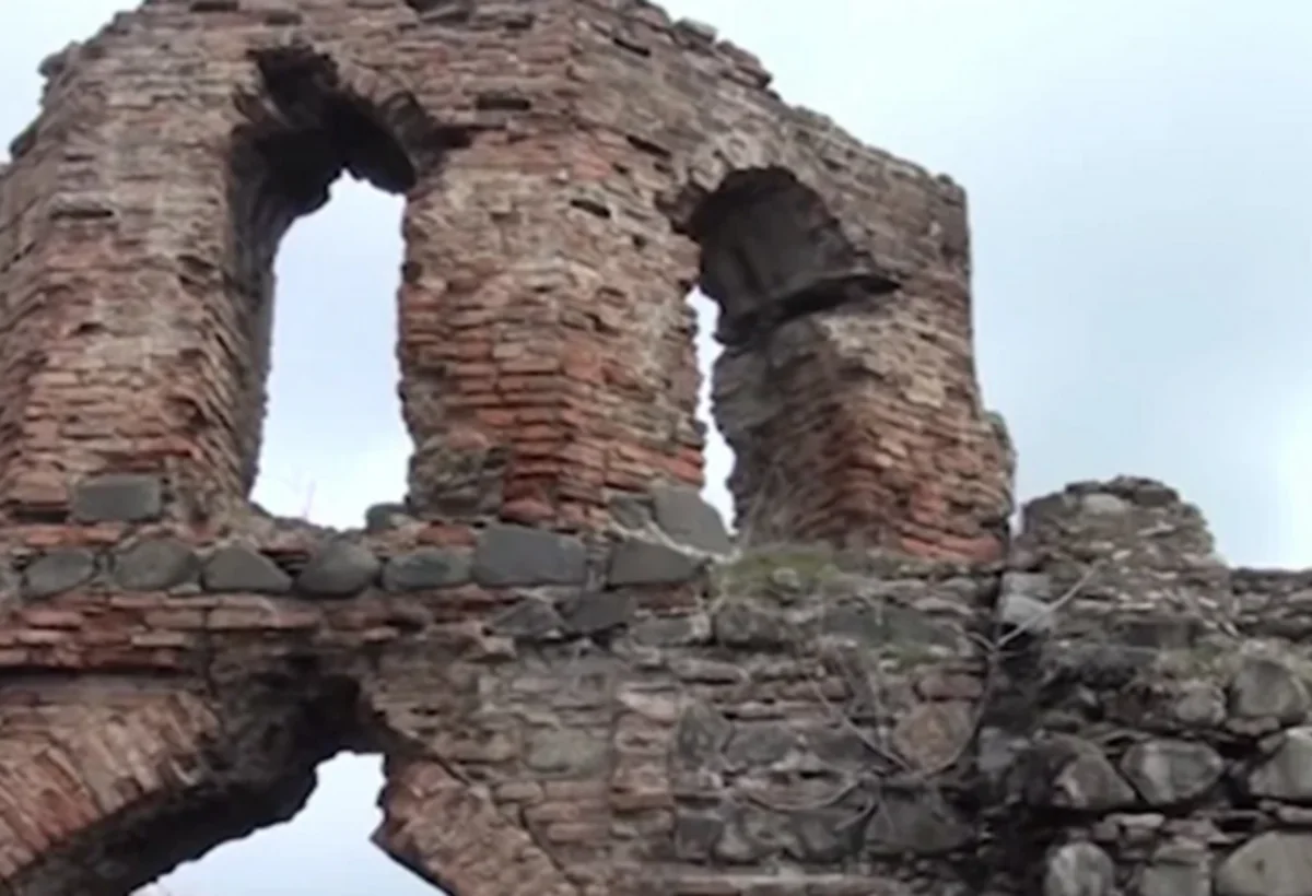 Balakəndə xarabalığa çevrilmiş Alban məbədin - VİDEO