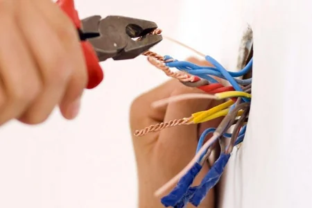 Beyləqanda yaşlı kişini elektrik cərəyanı öldürdü