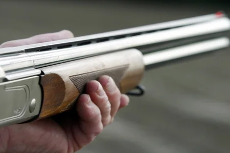 Oğluna tuşlanan silahın qarşısına keçən 70 yaşlı kişi öldürülüb