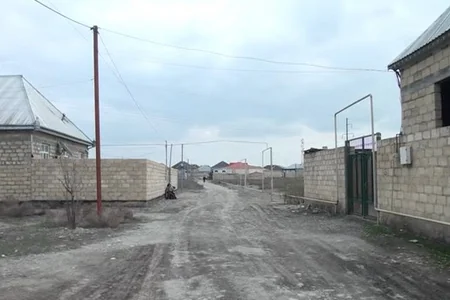 Bölgələrdə sənədsiz ev problemi başağrısına çevrilib - VİDEO