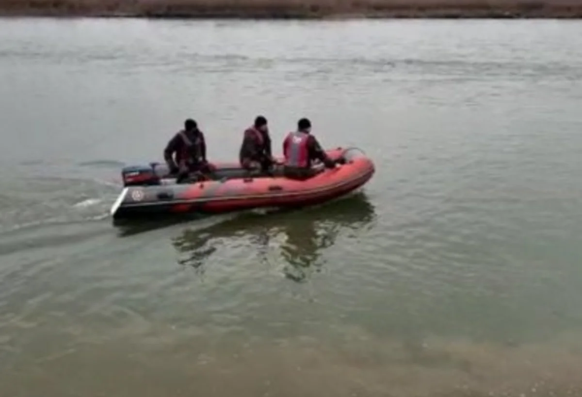 Kür çayında ailə köməksiz vəziyyətdə qalıb, FHN cəlb olunub - YENİLƏNİB