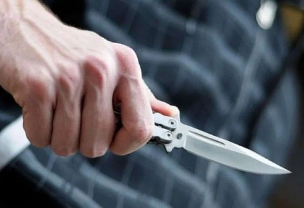 Goranboyda qohumlar arasında mübahisə düşüb, bıçaqlanan var