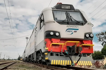 Sürət qatarlarında internet problemi: Günahkar sərnişlər imiş