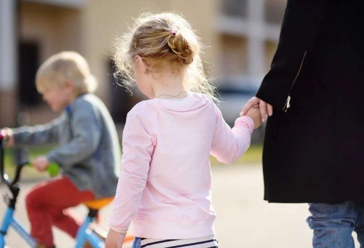 Azərbaycanda ildə təxminən 140 uşaq övladlığa verilir