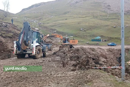 Daşkəsəndə selin uçurduğu avtomobil yolu təmir olunur