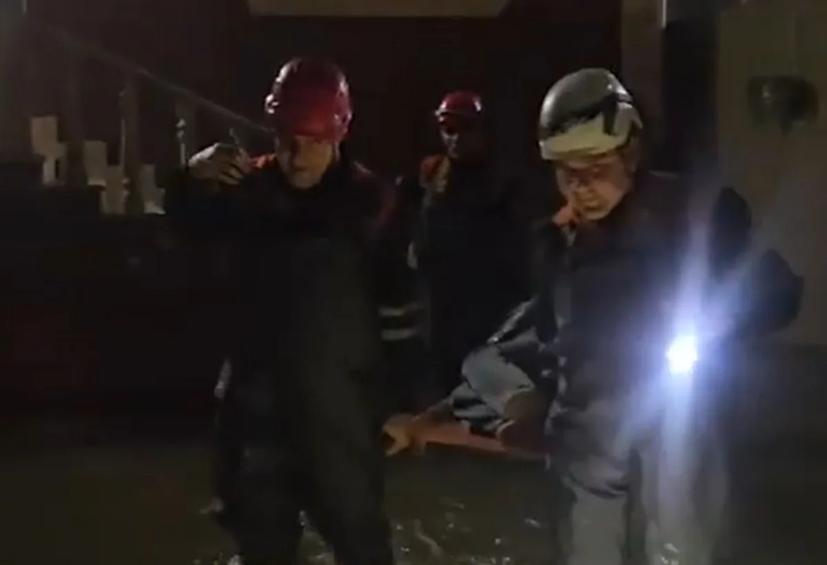 FHN 450 nəfəri belə xilas etdi - VİDEO