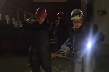 FHN 450 nəfəri belə xilas etdi - VİDEO