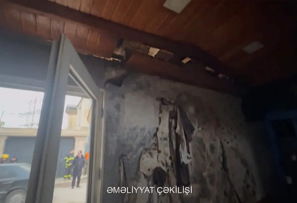 Bakıda bərbərxanada partlayış - VİDEO