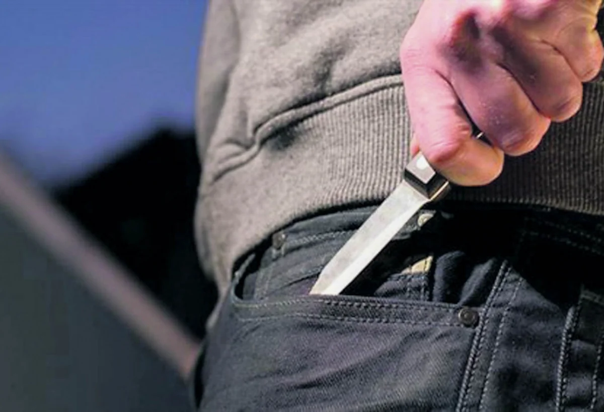 Balakəndə 30 yaşlı gənc həmyaşıdını bıçaqladı