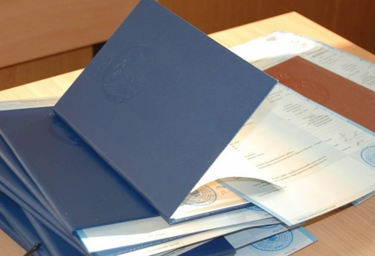 Kurs sertifikatları niyə ali təhsil diplomunu kölgədə qoyur? - ARAŞDIRMA