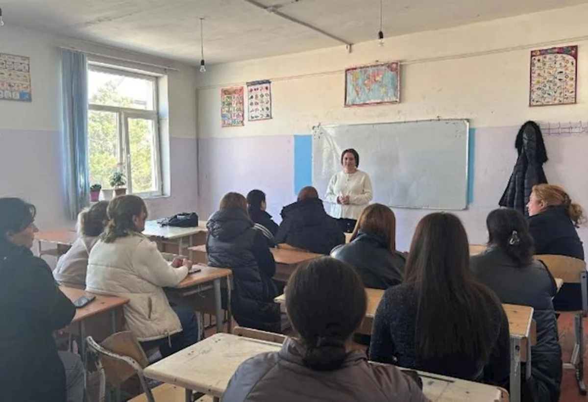 Abşeronda məktəb binası təhlükəli vəziyyətə düşdü