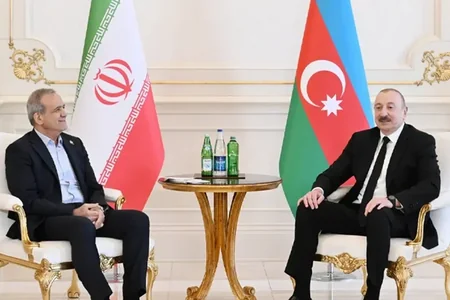 Pezeşkian İlham Əliyevə zəng edib