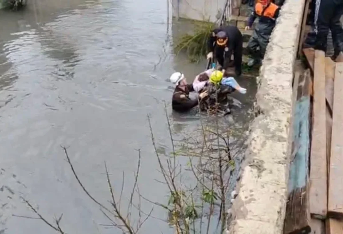 Keşlədə evləri su basdı, sakinlər təxliyyə olunur - VİDEO