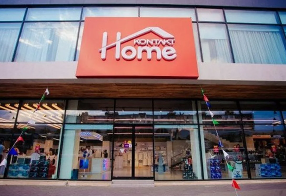 Konrakt Homeun işçisi anbardan noutbukları oğurladı