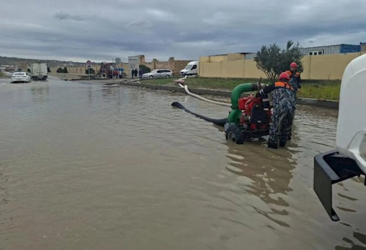 İqtisadçı: “Nəqliyyat və drenaj-kollektor şəbəkəsi ilə bağlı qərarlar gecikib”