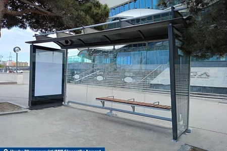 Dayanacaqda yuxuladı, pulunu oğurladılar