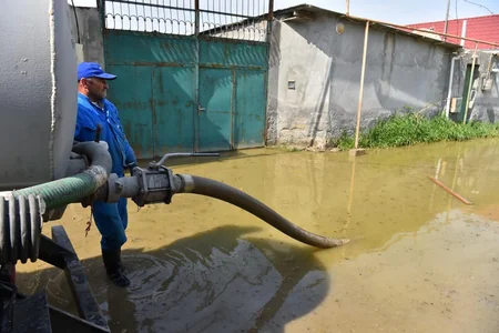 Bakının bu rayonlarında hələ də nasoslarla yağış suları çəkilir - VİDEO