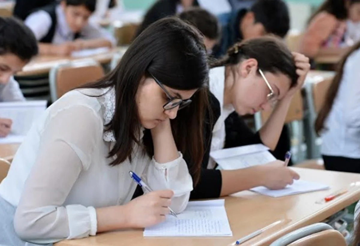 Bu gün 52 mindən çox şagird buraxılış imtahanı verəcək