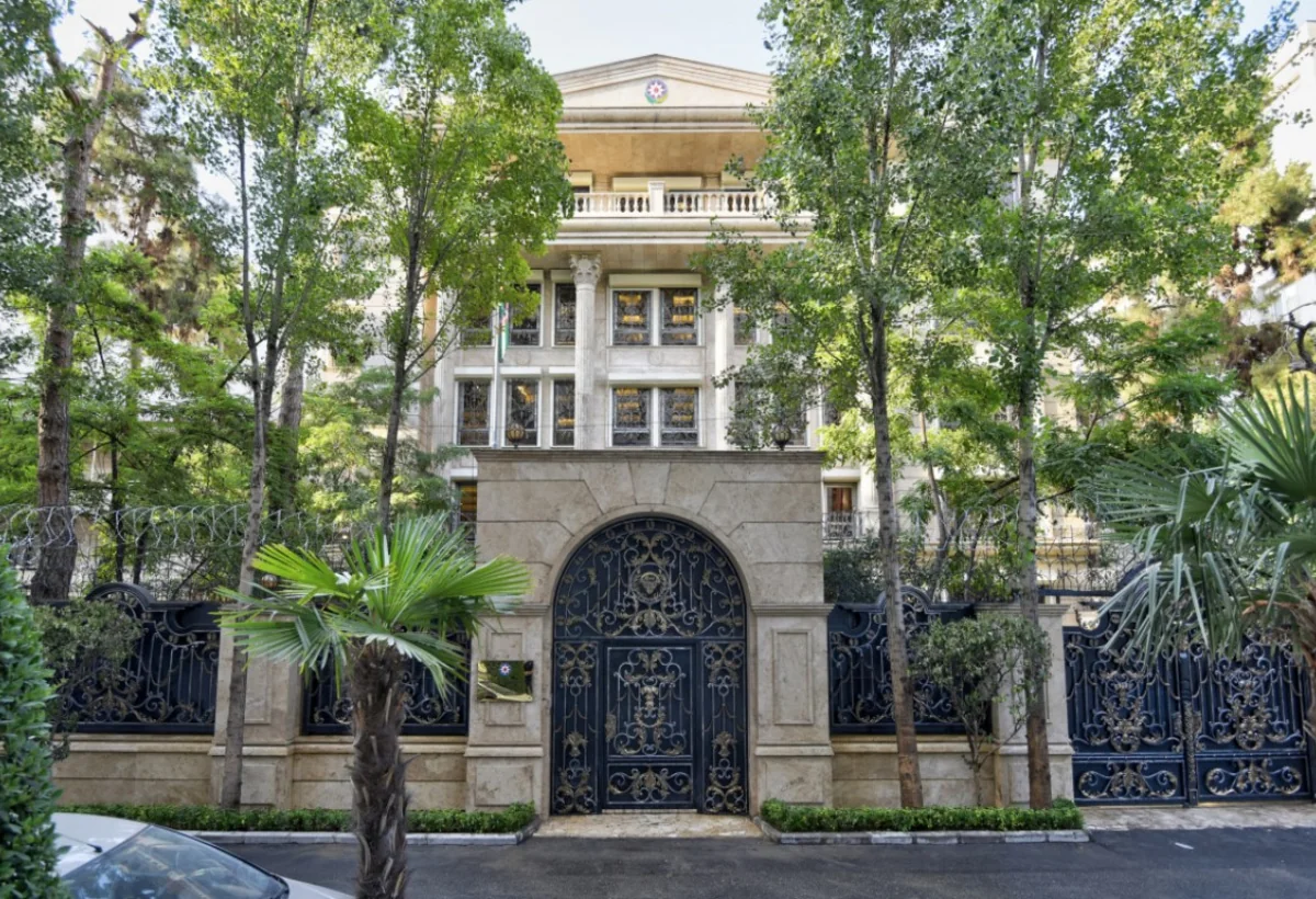 Azərbaycanın İrandakı səfirliyi fəaliyyətini bərpa elədi