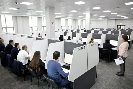 Peşəkar mühasib sertifikatı almaq istəyənlərə test imtahanı keçirilir