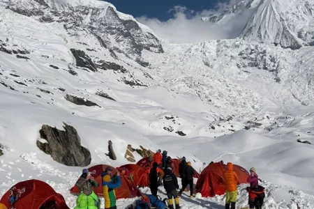 Azərbaycanlı alpinist dünyanın ən yüksək zirvələrindən birini fəth edib