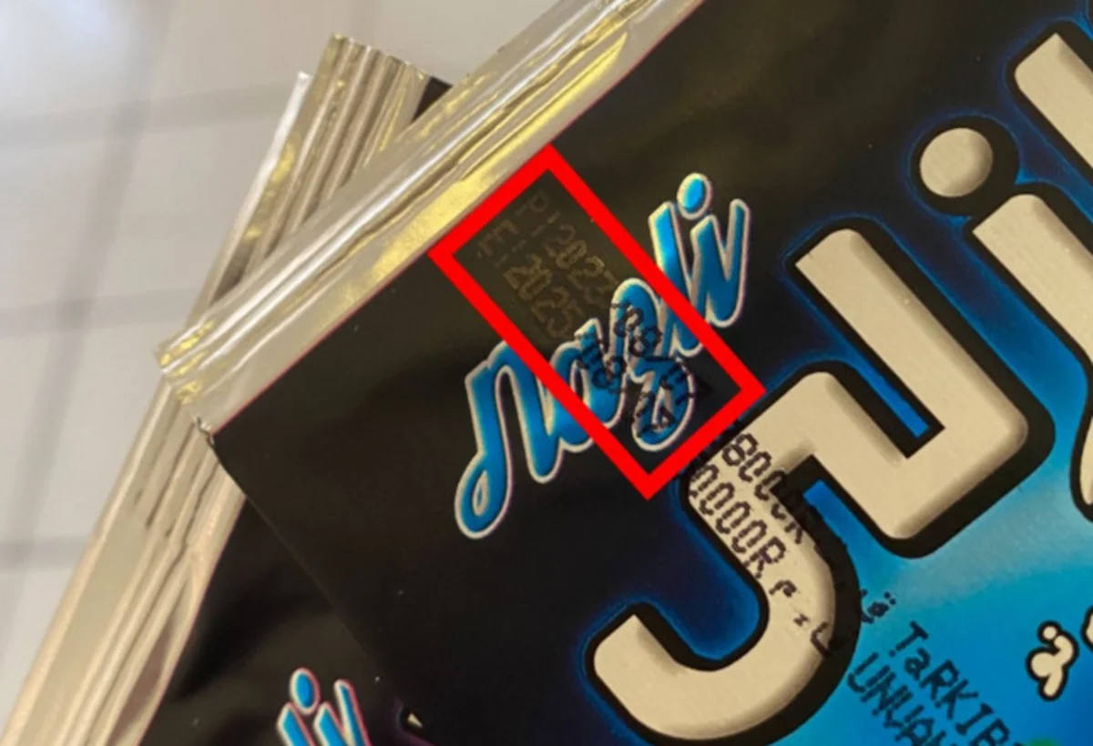 Bu məktəblərdə qadağan olunan mallar satılır - SİYAHI