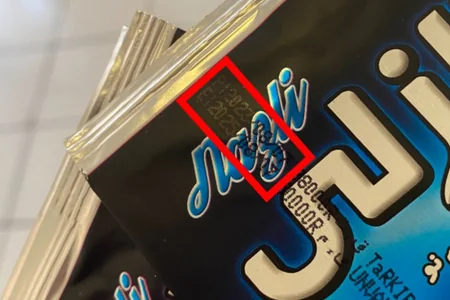 Bu məktəblərdə qadağan olunan mallar satılır - SİYAHI