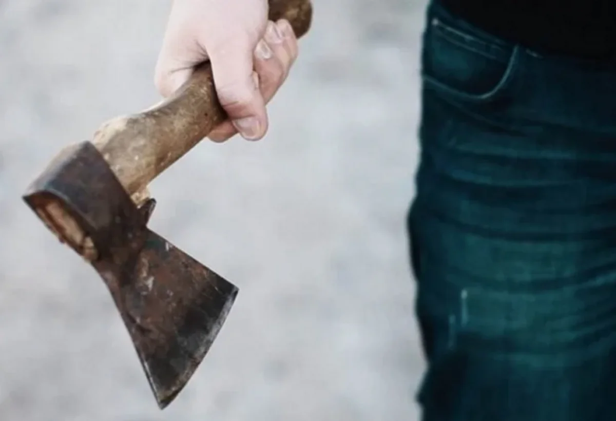 Gəncədə kişi arvadına balta ilə xəsarətlər yetirib