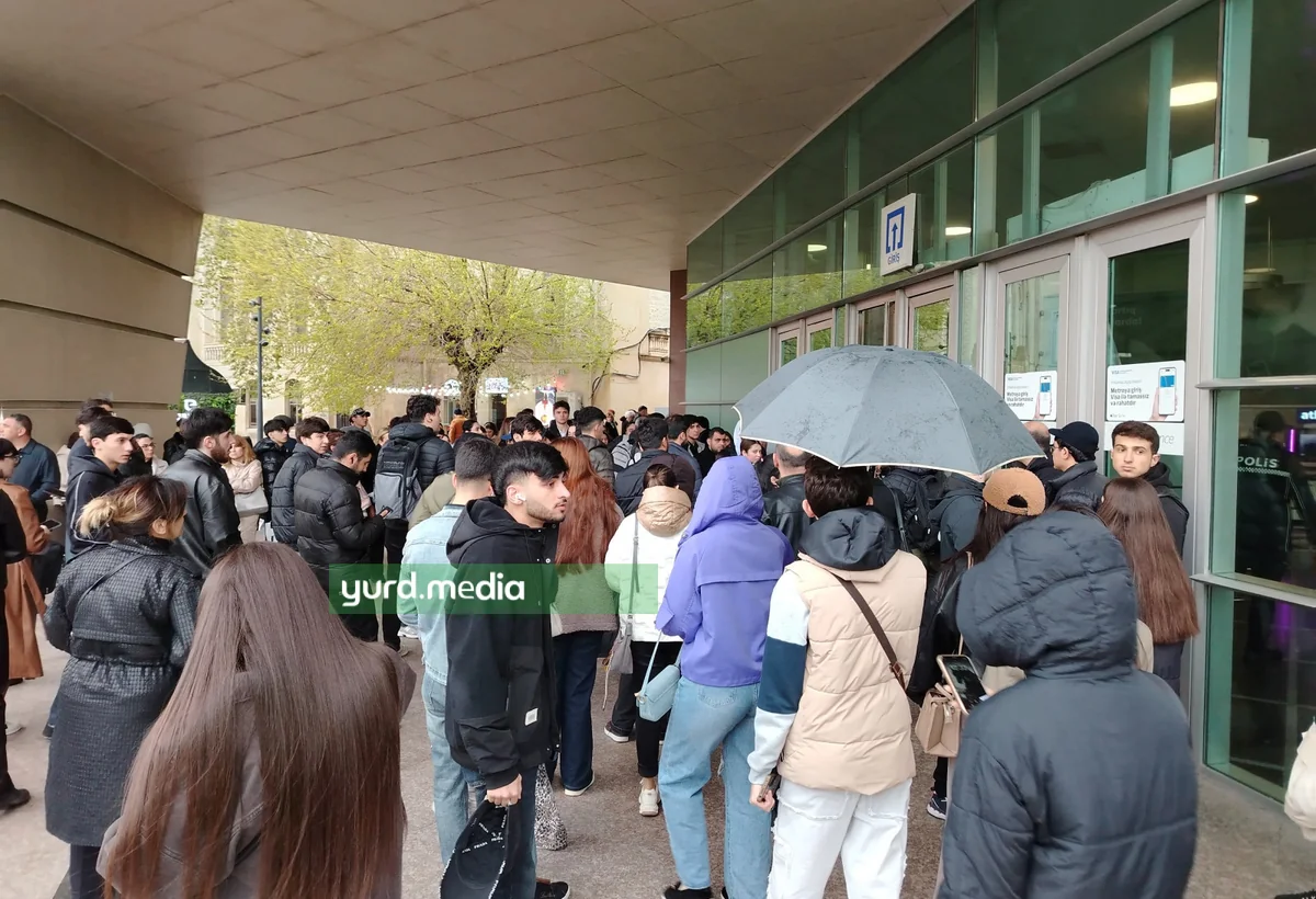 Metroda nasazlıq yaranıb, sərnişinlər təxliyyə olunur