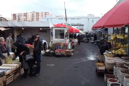 Montin Bazar səhmdarlarını toplayır