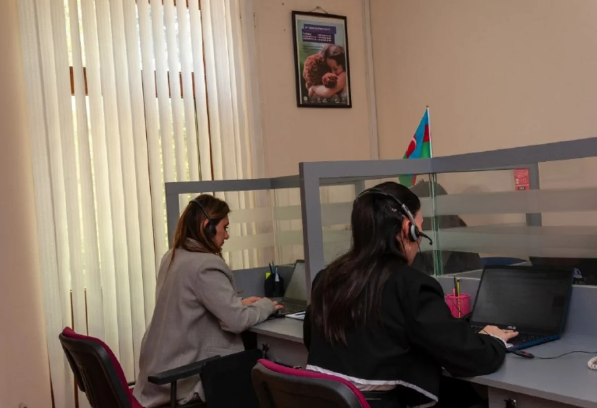 Erkən nikah, Roblox, Tik tok və digər təhlükələr: Uşaq Qaynar Xəttindən REPORTAJ