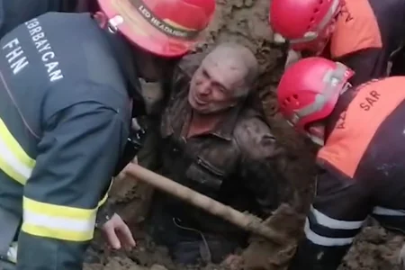 Qobustanda faciə: Qazıntı aparan torpağın altında qalıb öldü - VİDEO