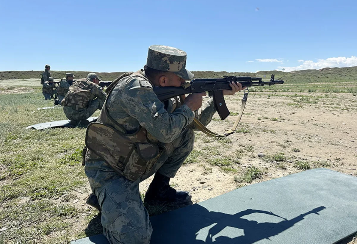 Hərbi qulluqçular atıcılıq üzrə yarışıblar