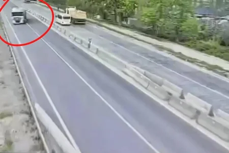 Narkotik vasitənin təsiri altında yük maşını sürən şəxs həbs olunub